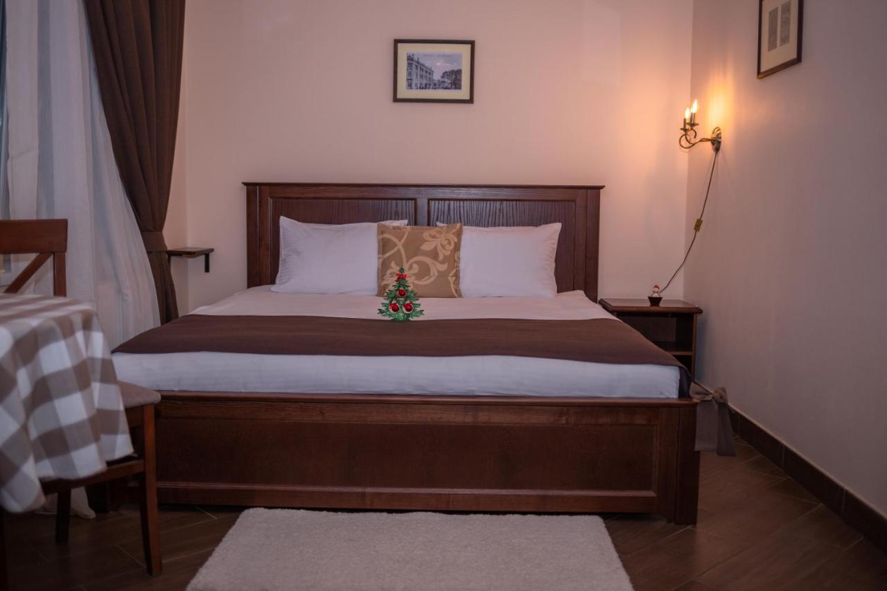 Hotel Ekaterinoslav Dnipro Esterno foto
