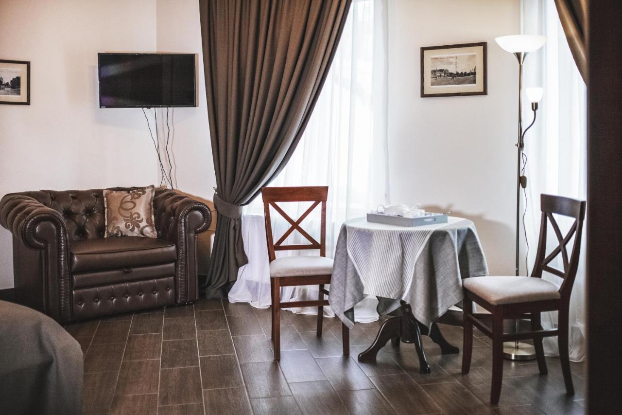 Hotel Ekaterinoslav Dnipro Esterno foto