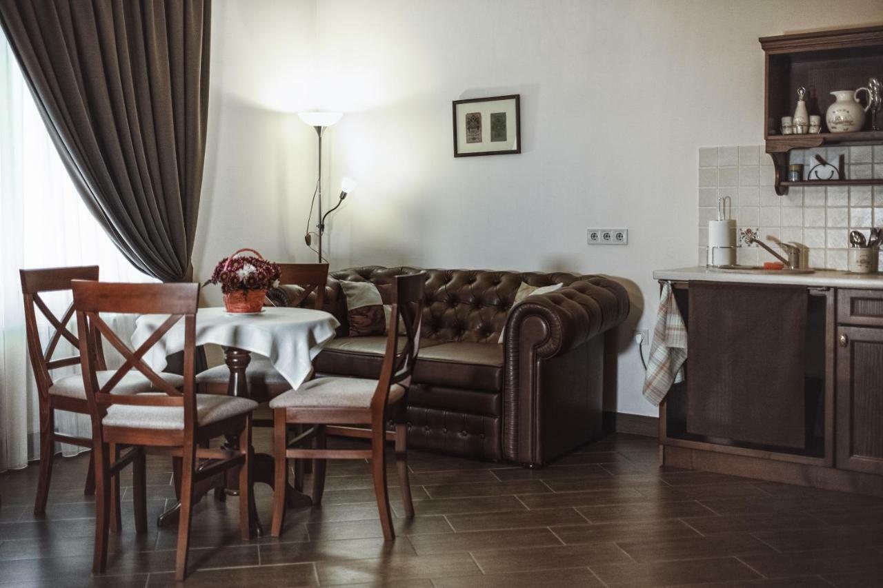Hotel Ekaterinoslav Dnipro Esterno foto